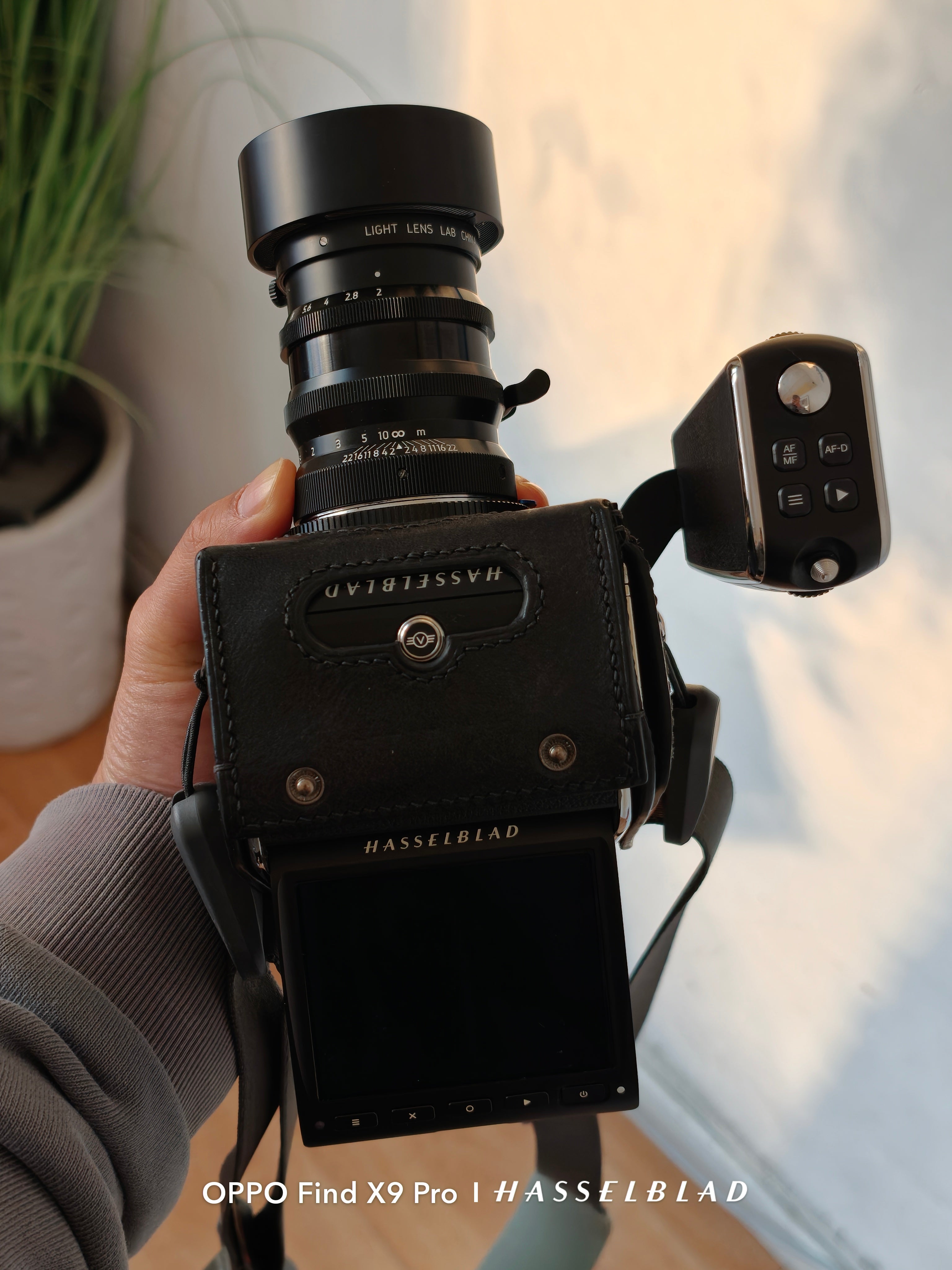 Light Lens Lab 75mm f/2 
